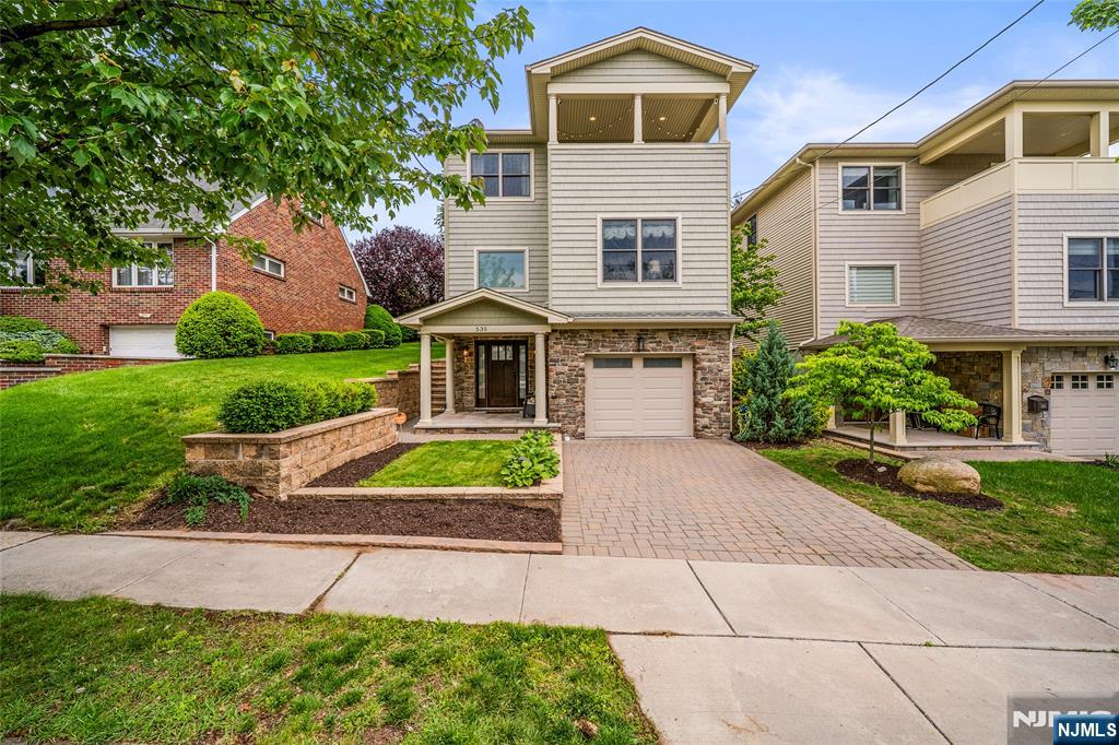 Property for Sale at 535 Washington Street, Carlstadt, New Jersey - Bedrooms: 3 
Bathrooms: 3 
Rooms: 8  - $939,000