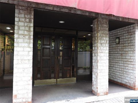 Photo of 55 Clinton PL #301, Hackensack, NJ 07601 (MLS # 26016756)