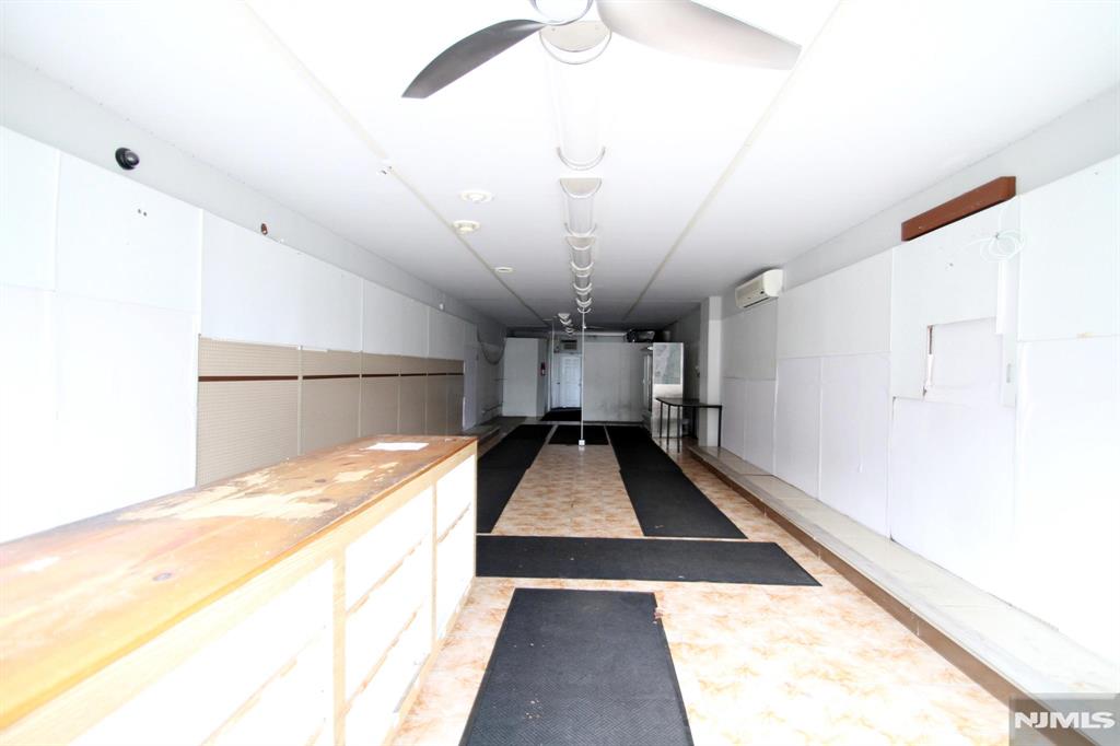 126-132 Hardenburgh Avenue 128 | Liquor St