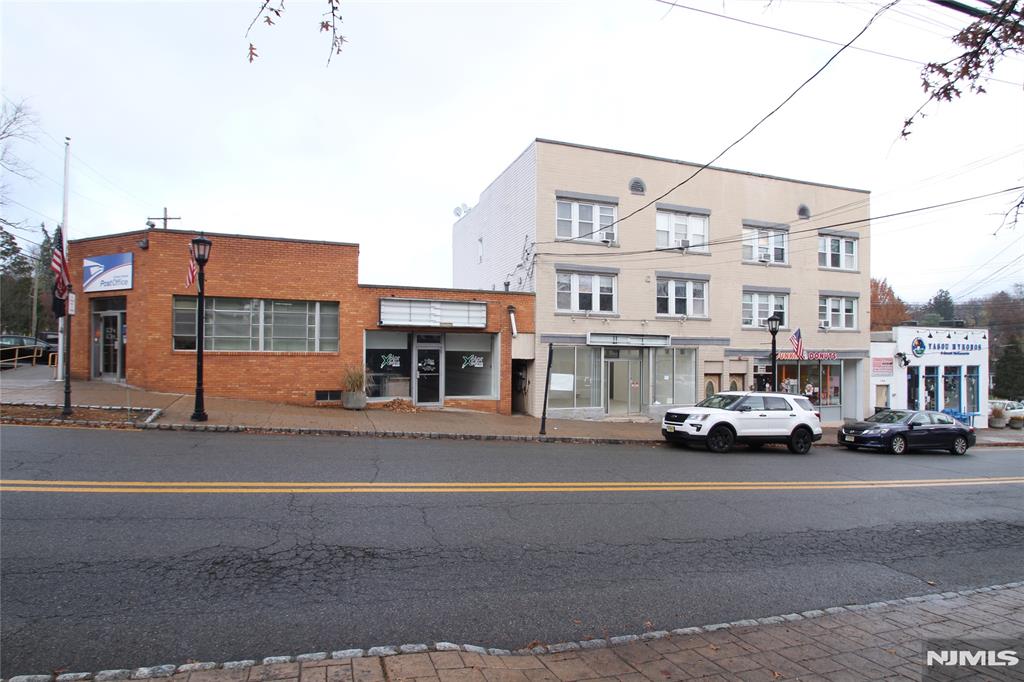 126-132 Hardenburgh Avenue 128 | Liquor St