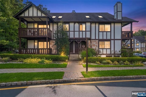 Photo of 2902 Mark Twain Way, Mahwah, NJ 07430 (MLS # 26034574)