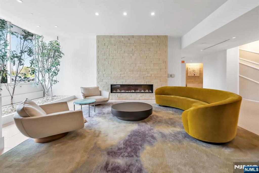 612 Hudson Park 612