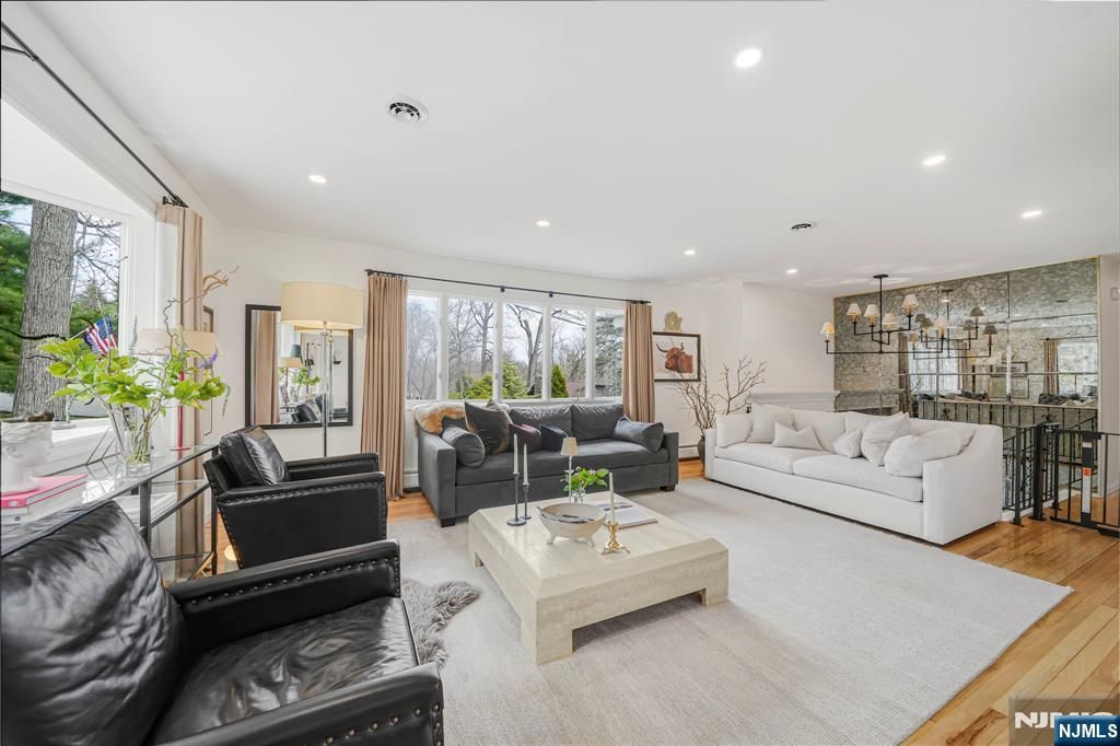 Photo of 53 Park Avenue, Park Ridge, NJ 07656 (MLS # 26011648)