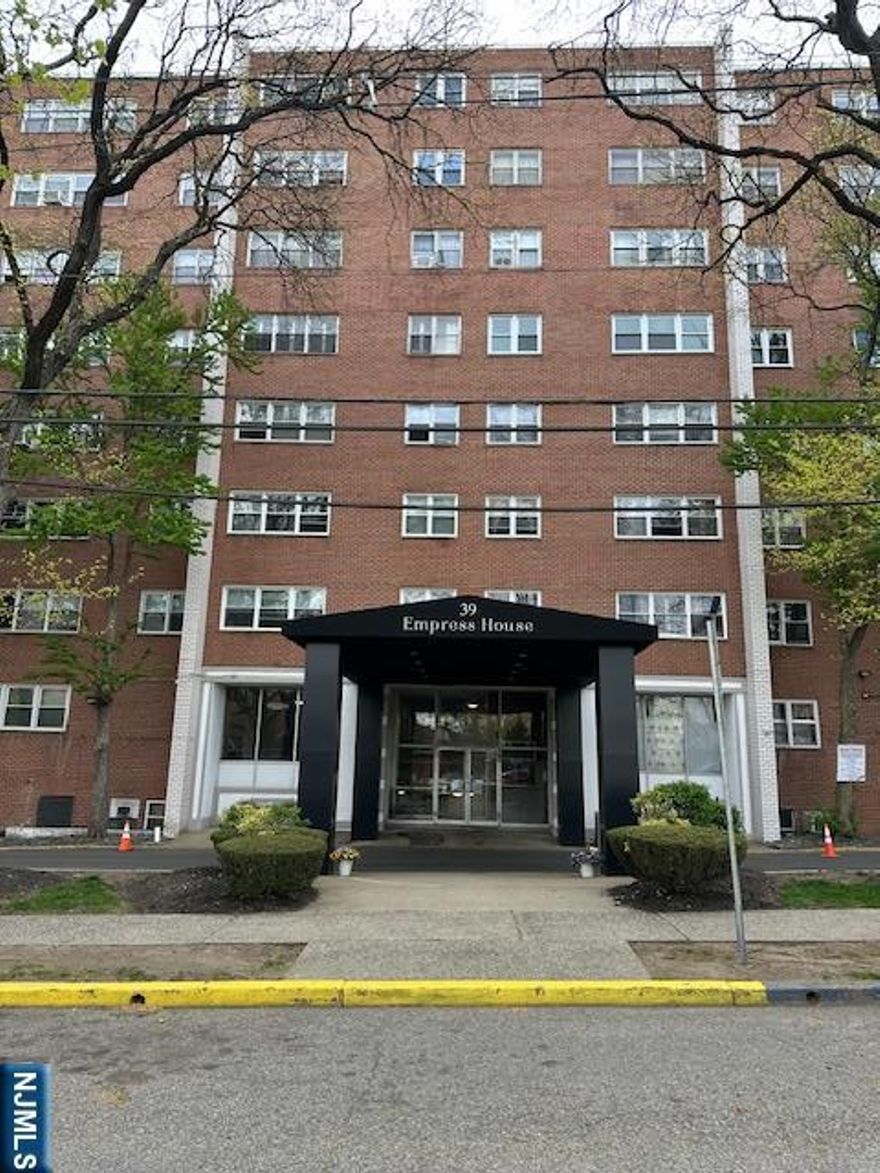 Large Well Maintained One Bedroom Condo - includes Large Entrance Foyer, Living Room, Dining Area, Kitchen, Full Bath & Plenty of closets. Elevator Building, Doorman, Laundry on site, Fitness Center, Community Room and Outdoor Pool. One assigned parking space.