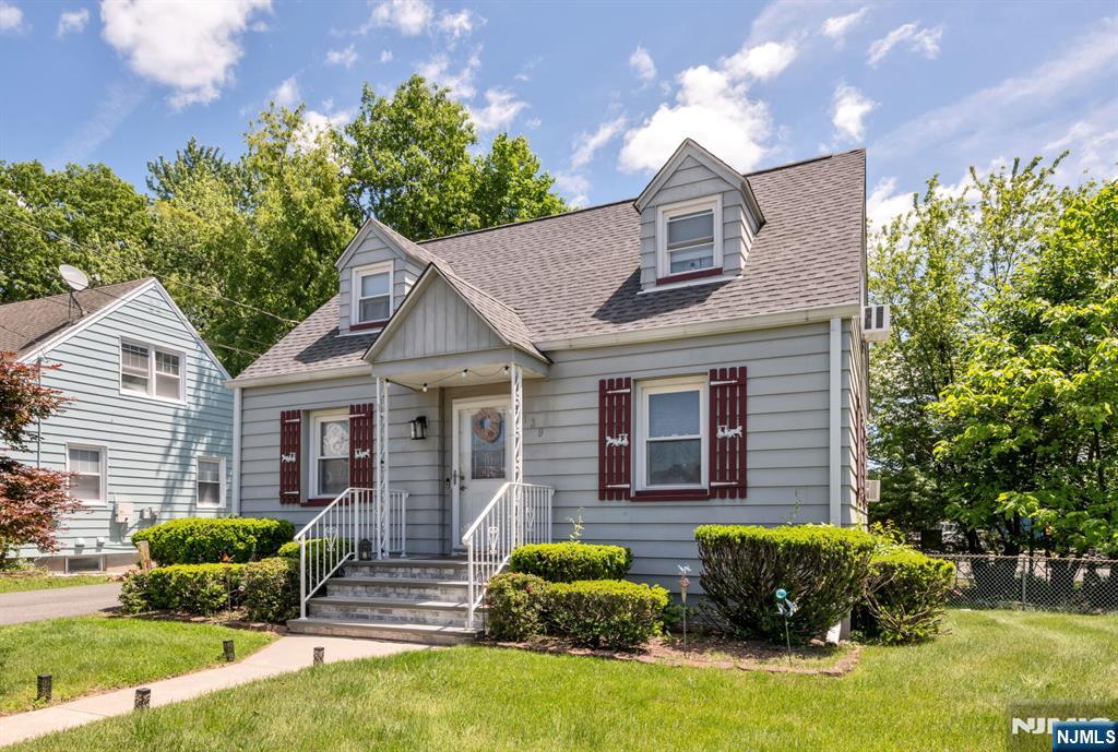 Property for Sale at 139 Cliff Street, Haledon, New Jersey - Bedrooms: 3 
Bathrooms: 1 
Rooms: 5  - $475,000
