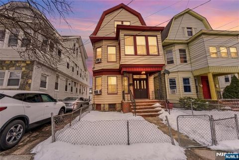 Photo of 34 Leo Place, Newark, NJ 07108 (MLS # 26005233)