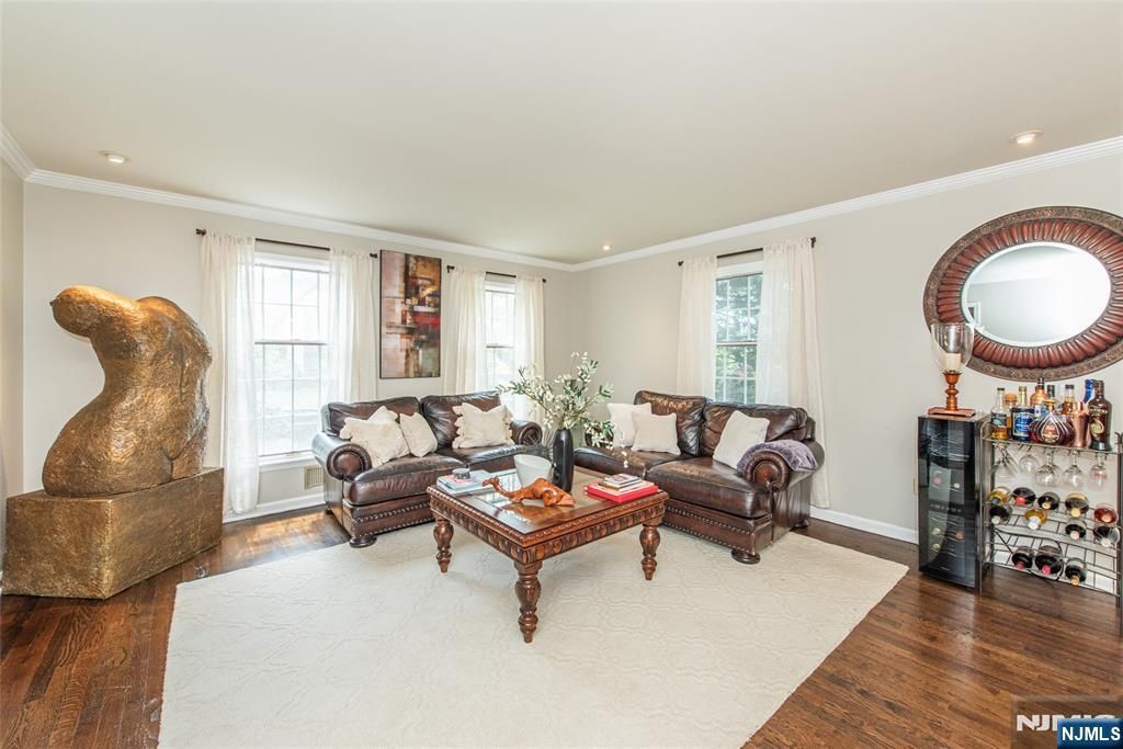 Photo of 14 Fox Run, North Caldwell, NJ 07006 (MLS # 26016952)