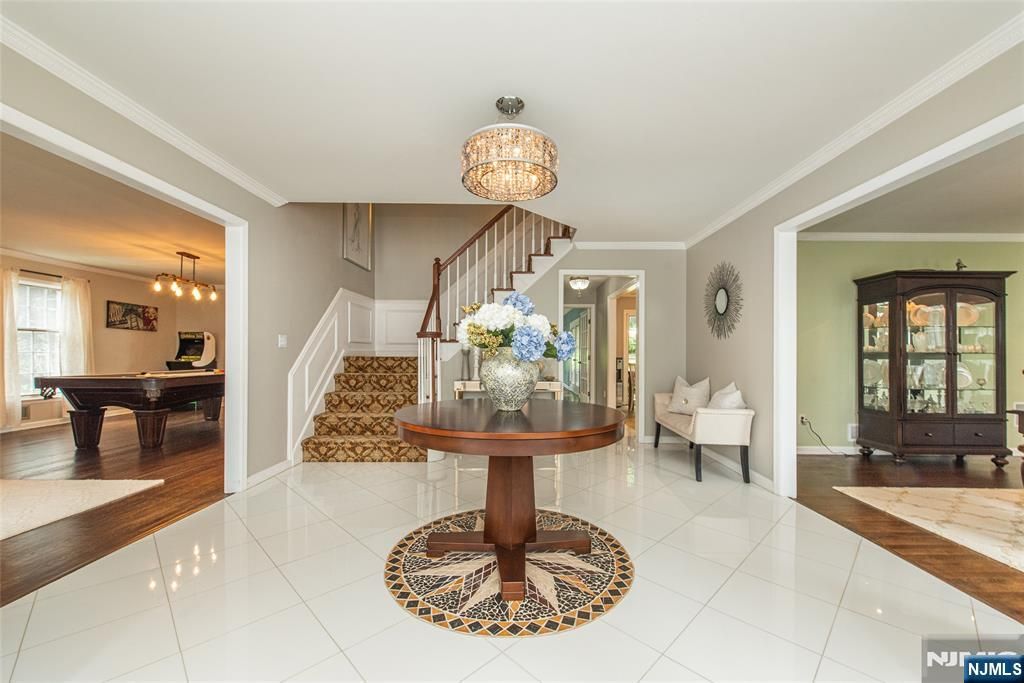 Photo of 14 Fox Run, North Caldwell, NJ 07006 (MLS # 26016952)