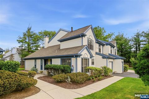 Photo of 107 Suleski Court, Mahwah, NJ 07430 (MLS # 25030969)