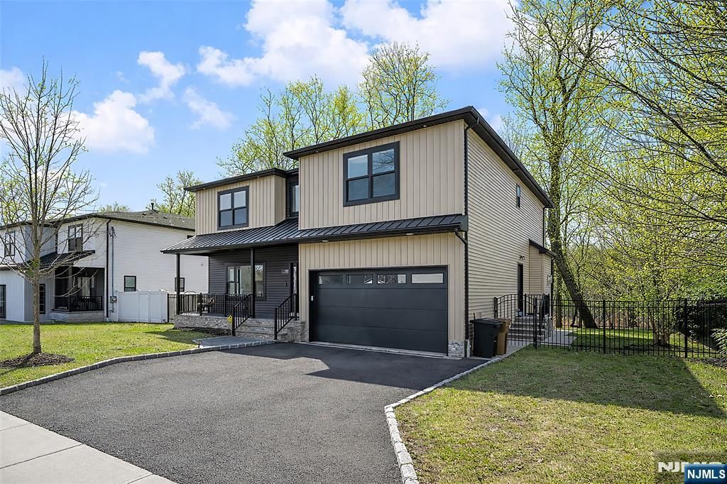 Photo of 129 Rivervale Road, River Vale, NJ 07675 (MLS # 26008105)