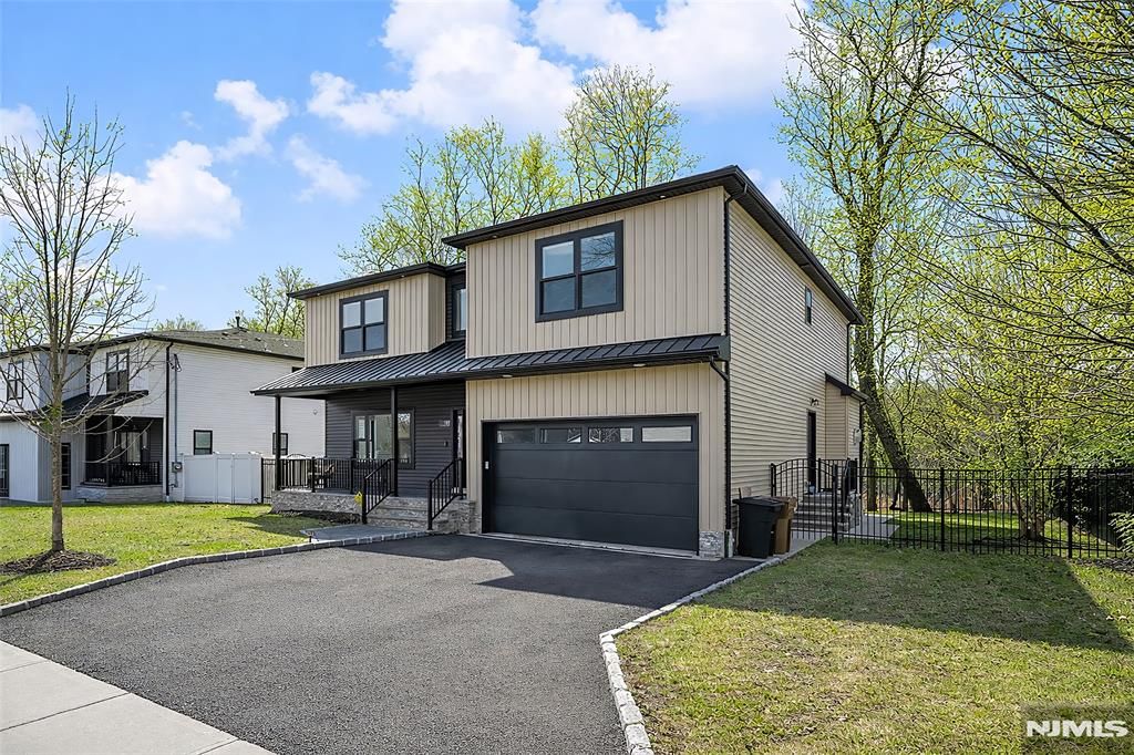 Photo of 129 Rivervale Road, River Vale, NJ 07675 (MLS # 26008105)