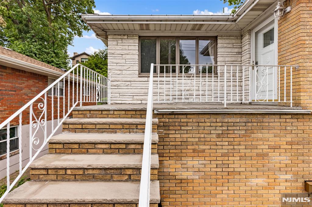 1042 Harvard Place