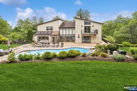 Photo of 63 Eisenhower Drive, Cresskill, NJ 07626 (MLS # 26001726)