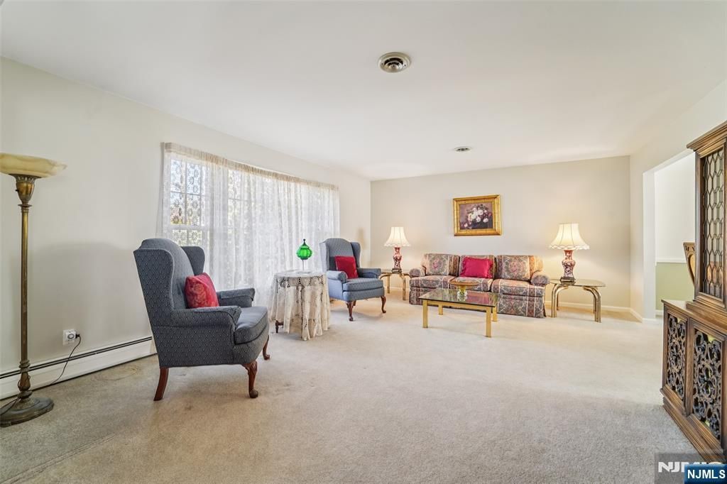 Photo of 657 Lincoln Avenue, Glen Rock, NJ 07452 (MLS # 26014343)