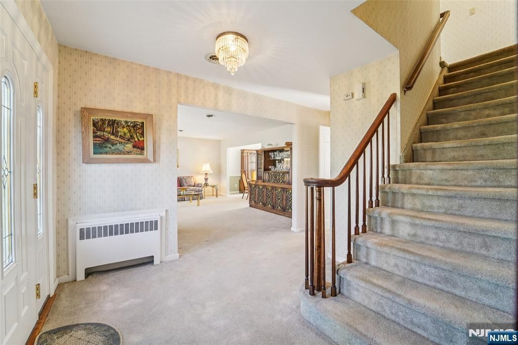 Photo of 657 Lincoln Avenue, Glen Rock, NJ 07452 (MLS # 26014343)