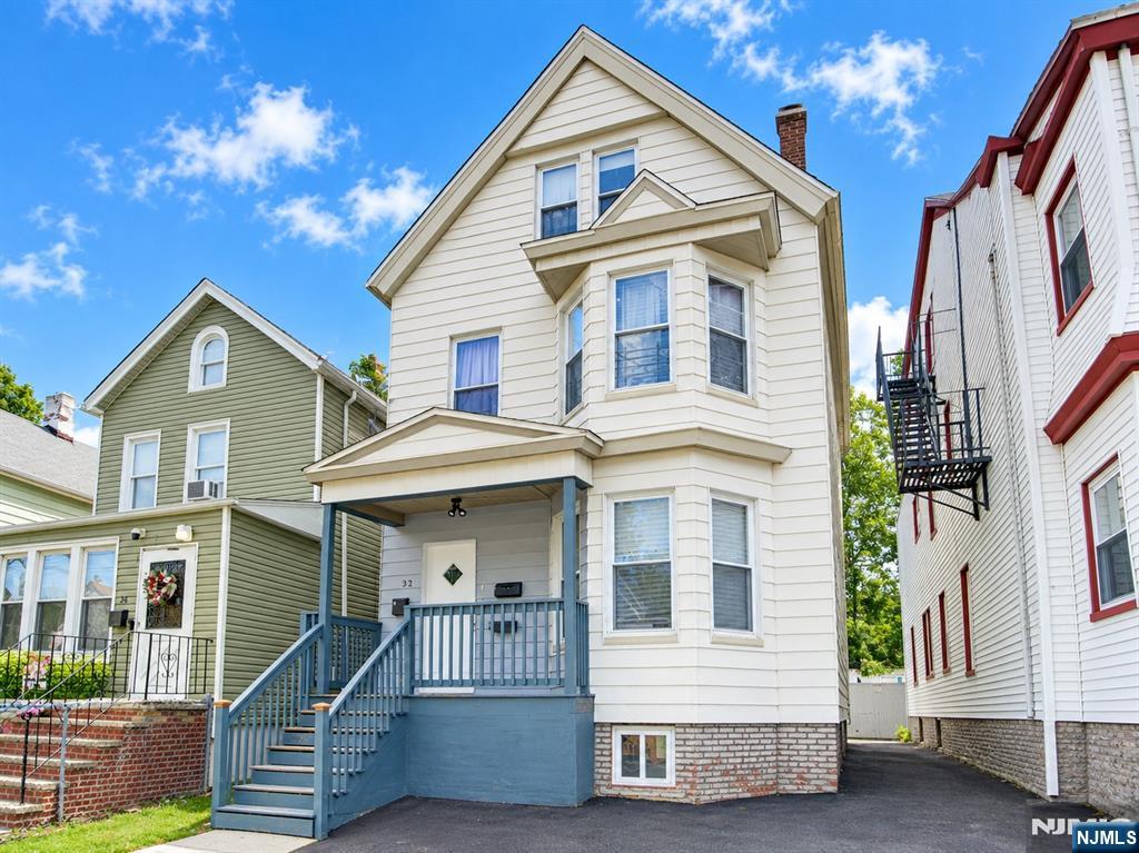 32 Cummings Street