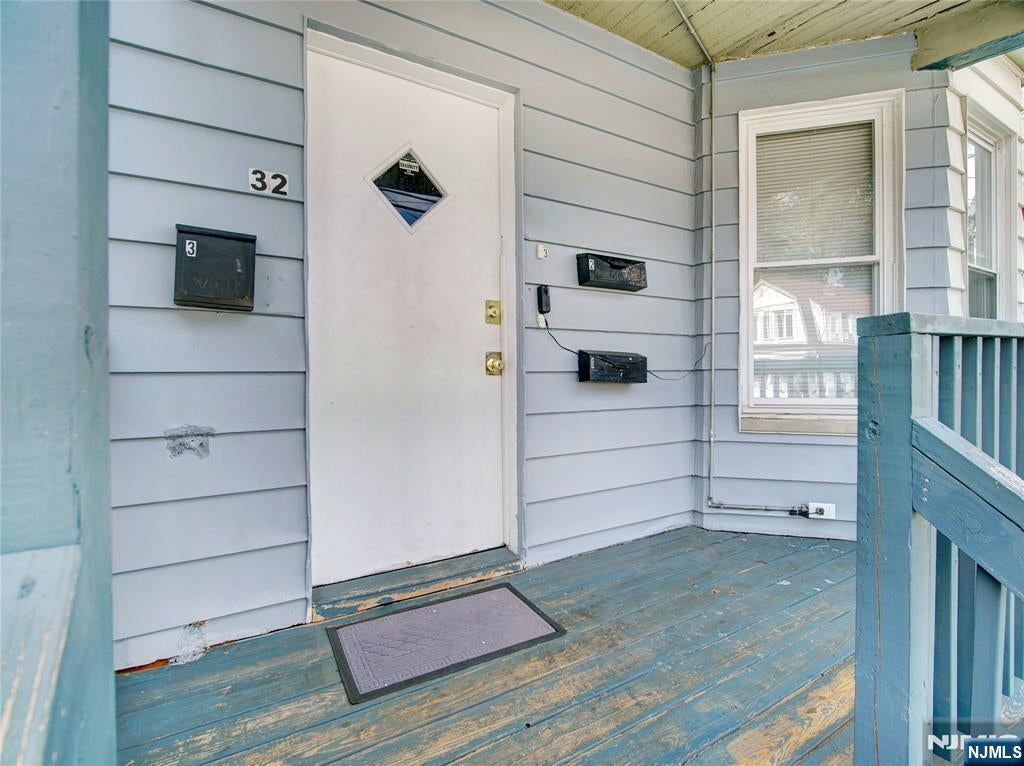 32 Cummings Street
