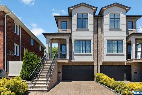 Photo of 1627 John ST #A, Fort Lee, NJ 07024 (MLS # 26027923)