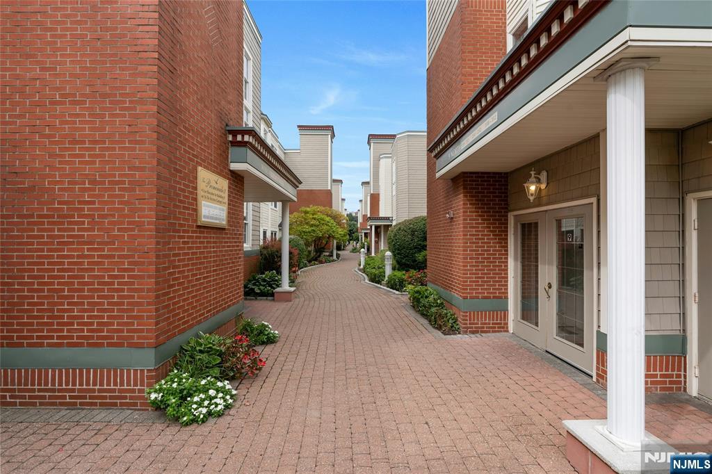 351 The Promenade 351