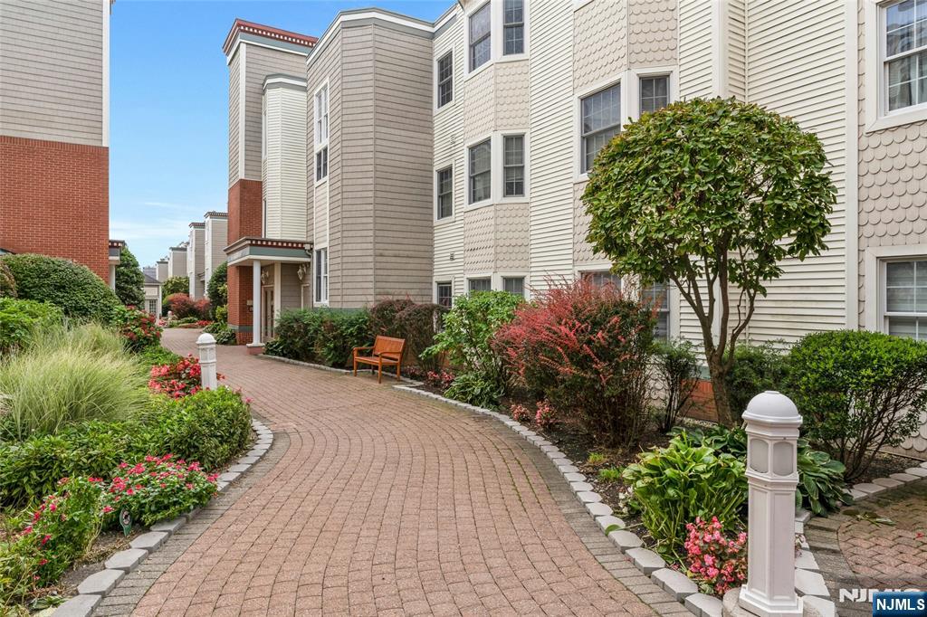 351 The Promenade 351