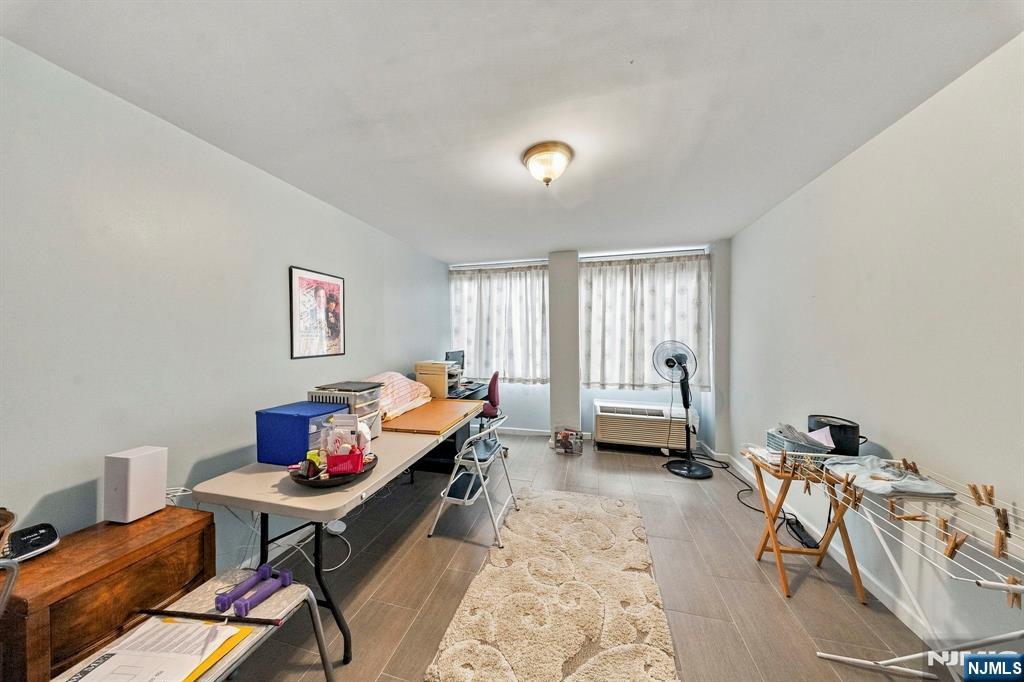 200 Winston Drive L14