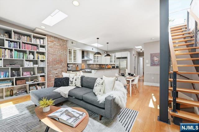 247 2nd Street 3