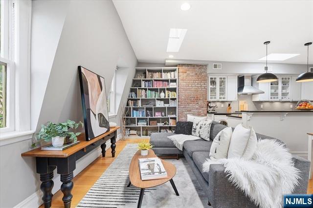 247 2nd Street 3