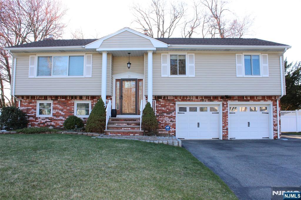 Property for Sale at 21 Hampton Terrace, Wayne, New Jersey - Bedrooms: 3 
Bathrooms: 3 
Rooms: 8  - $785,000