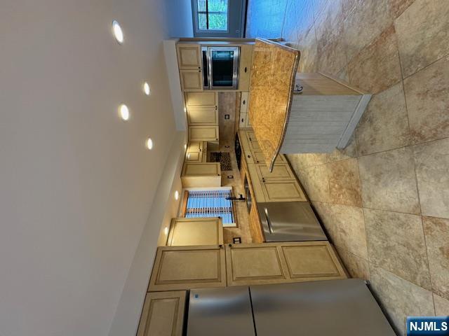 52 2nd Avenue