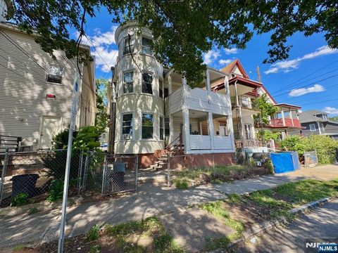 Photo of 475 Park Avenue, Paterson, NJ 07504 (MLS # 25030487)