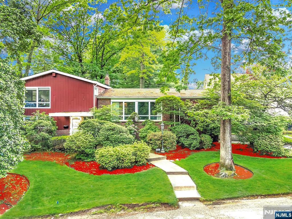 Property for Sale at 430 Jones Road, Englewood, New Jersey - Bedrooms: 4 
Bathrooms: 3 
Rooms: 10  - $949,000
