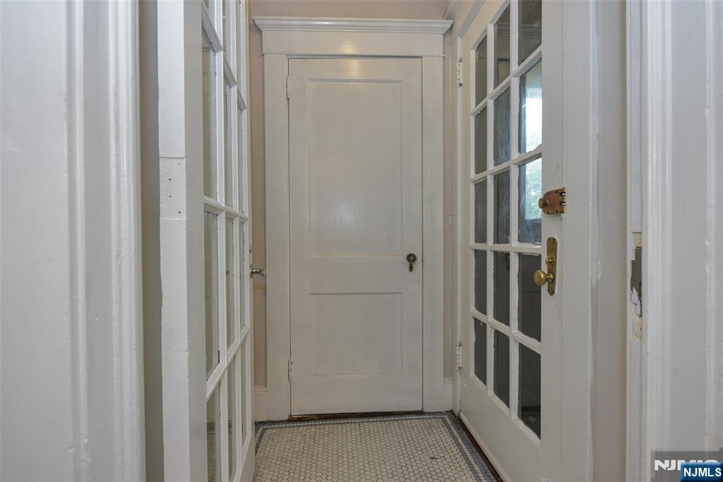 228 Ridgefield Avenue