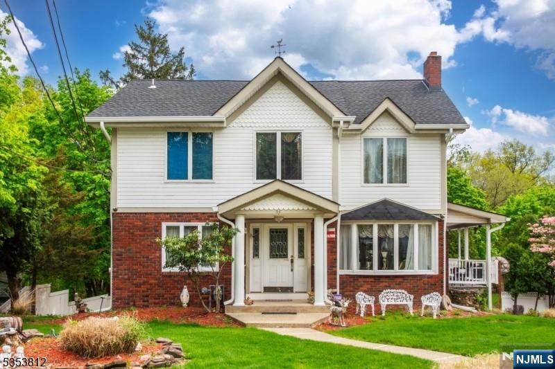 Property for Sale at 84 Walray Avenue, North Haledon, New Jersey - Bedrooms: 4 
Bathrooms: 3 
Rooms: 11  - $824,999