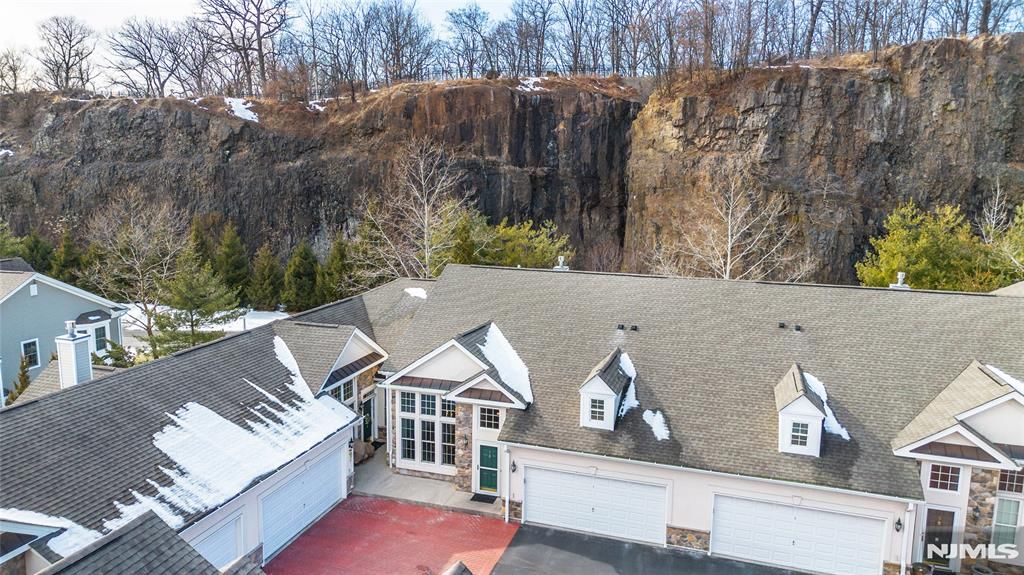 Photo of 7 Graphite Drive, Little Falls, NJ 07424 (MLS # 26006656)