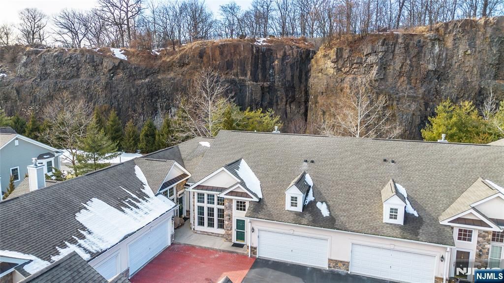 Photo of 7 Graphite Drive, Little Falls, NJ 07424 (MLS # 26006656)