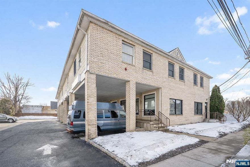 Now available - Well-maintained 5,500 SF of retail/office space located on the 2nd floor. This versatile space offers a flexible layout of offices and open layout rooms suitable for a wide range of medical, professional, retail, or service-oriented users. The property features central air conditioning and heating, excellent natural light, and approximately 25 on-site parking spaces, providing convenience for both employees and clients. Centrally located in the heart of Lincoln Park, the site offers easy access to surrounding towns and major roadways.