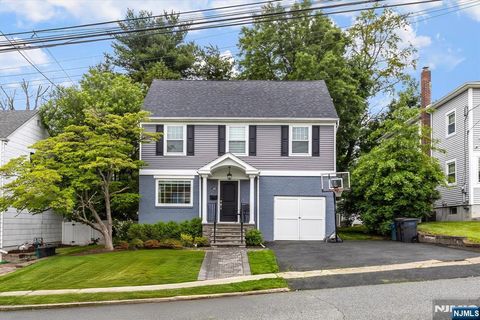 Photo of 128 Edgewood Avenue, Clifton, NJ 07012 (MLS # 26018565)