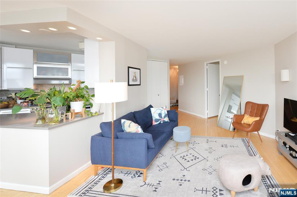 7000 JFK Blvd E 15D