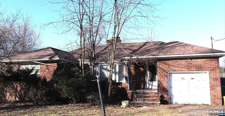 Wonderful Opportunity in Edison. Come see this 3 bed, 2 bath open floor Ranch Style home. Spacious living room, fireplace, hard wood flooring, with the right vision this house can be brought to its full potential. It is located close to schools, shopping, with easy access to major highways. Don't miss out come see it today it is waiting for someone to make it theirs.