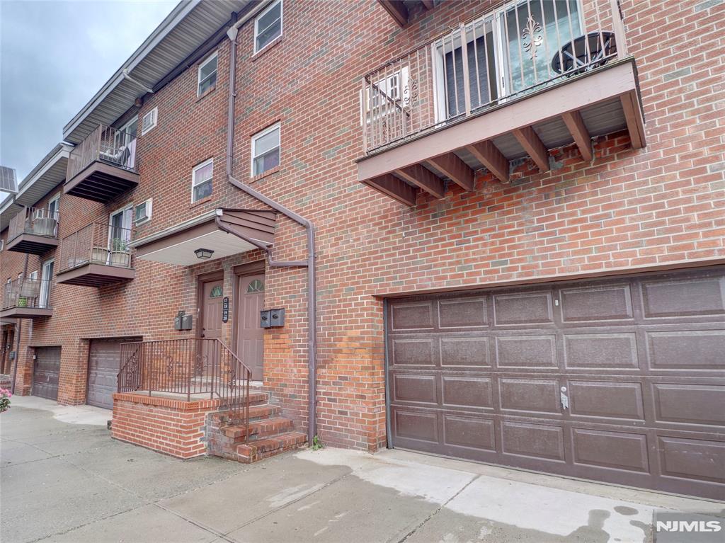 2200 Paterson Plank Road 19