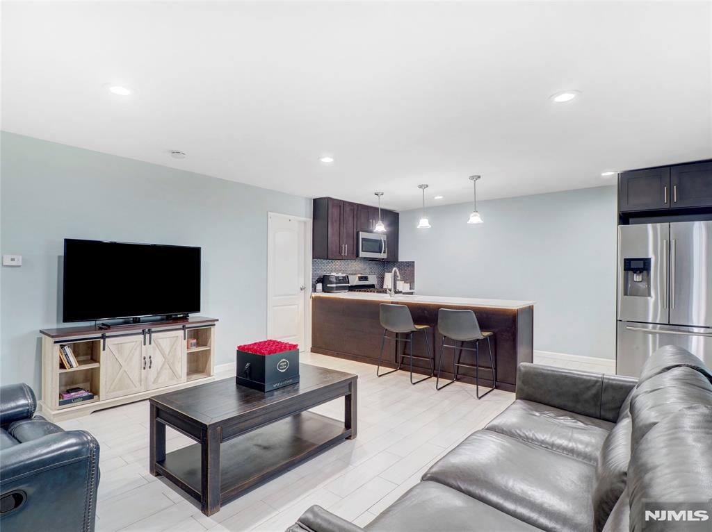 2200 Paterson Plank Road 19