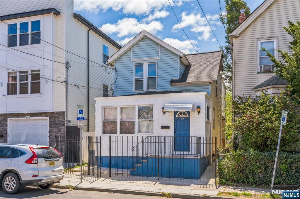 Photo of 22 Hinsdale Place, Newark, NJ 07104 (MLS # 25032995)