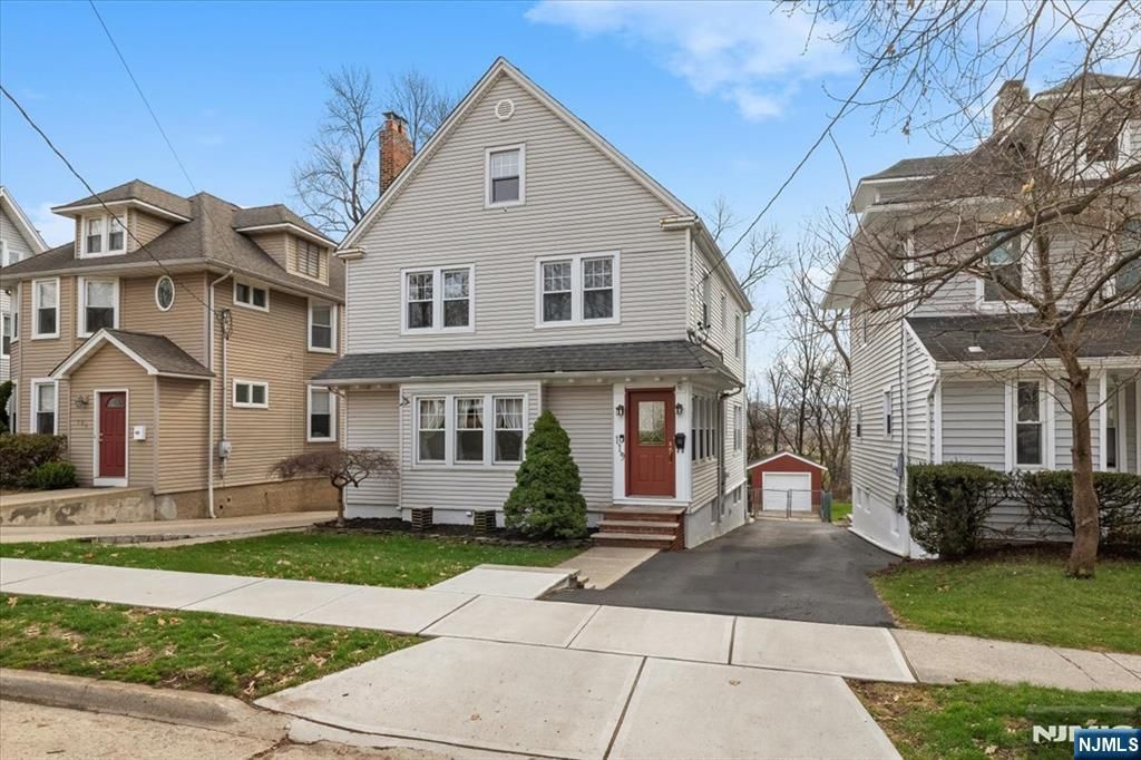 Photo of 119 Overpeck Avenue, Ridgefield Park, NJ 07660 (MLS # 25043769)