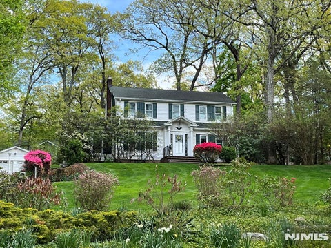 Photo of 5 Upland Way, Verona, NJ 07044 (MLS # 26039620)