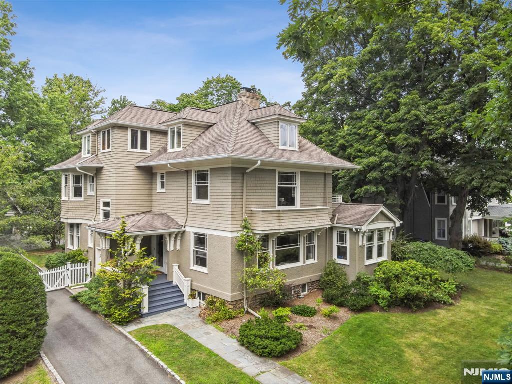 Property for Sale at 171 Wildwood Avenue, Montclair, New Jersey - Bedrooms: 5 
Bathrooms: 4 
Rooms: 11  - $2,850,000