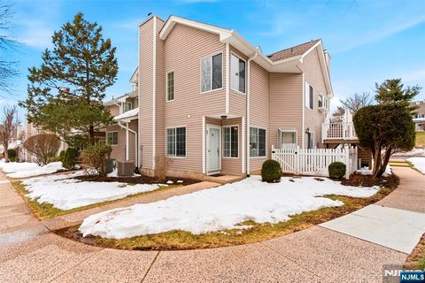 Photo of 85 Encampment Drive, Bedminster, NJ 07921 (MLS # 26005189)