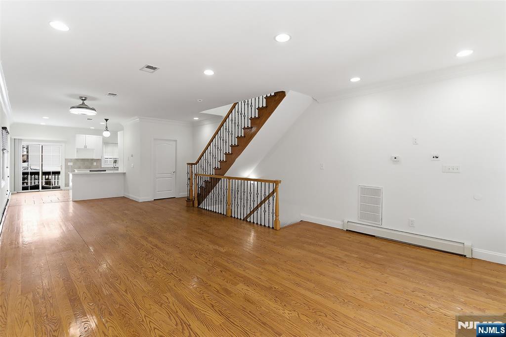 281 Wayne Avenue 281