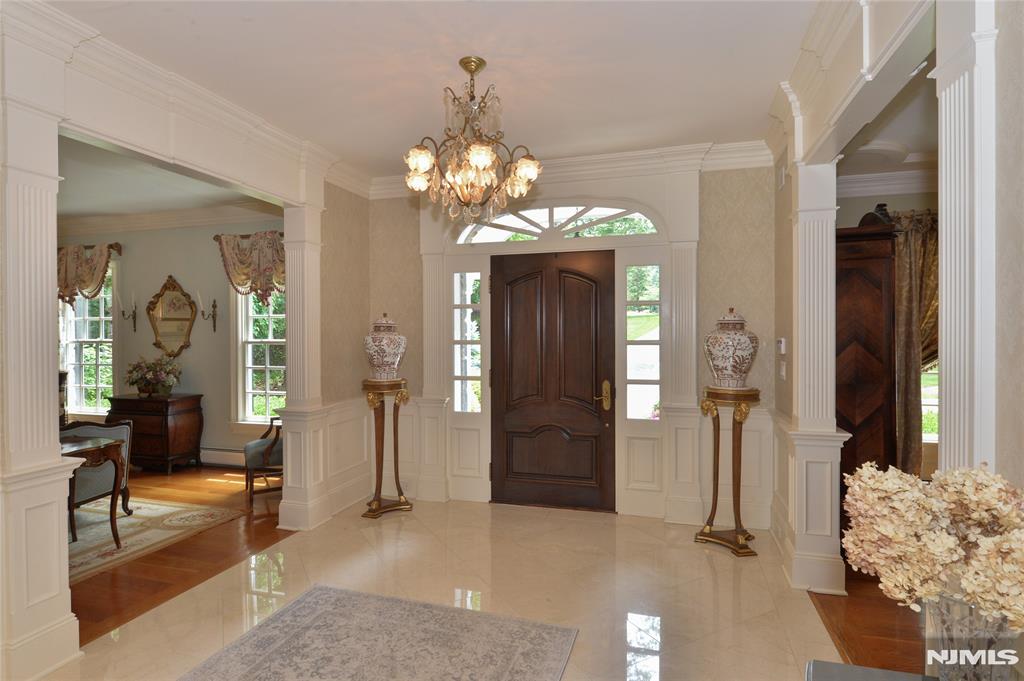 320 Sleepy Hollow Lane