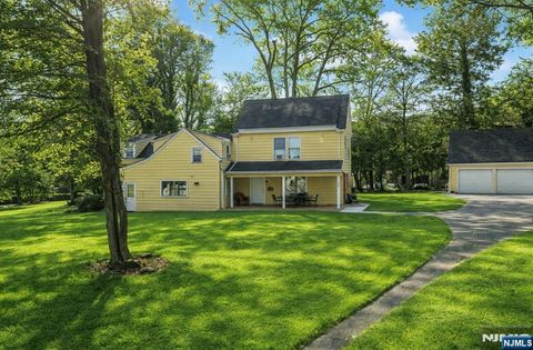 Photo of 566 Teaneck Road, Teaneck, NJ 07666 (MLS # 26000257)