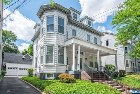 Photo of 334336 Clifton Avenue, Newark, NJ 07104 (MLS # 26020851)